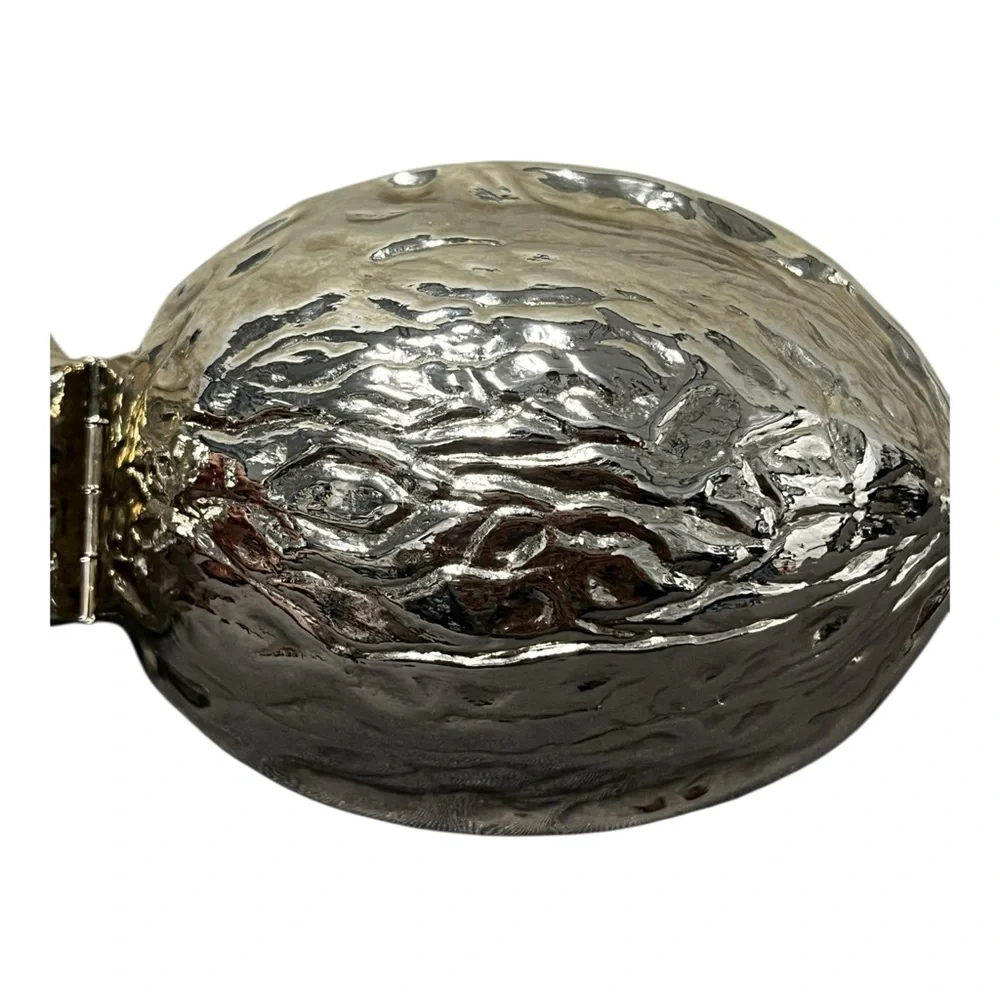 VTG HOME Charming Silver Nut-Shaped Nut Cracker